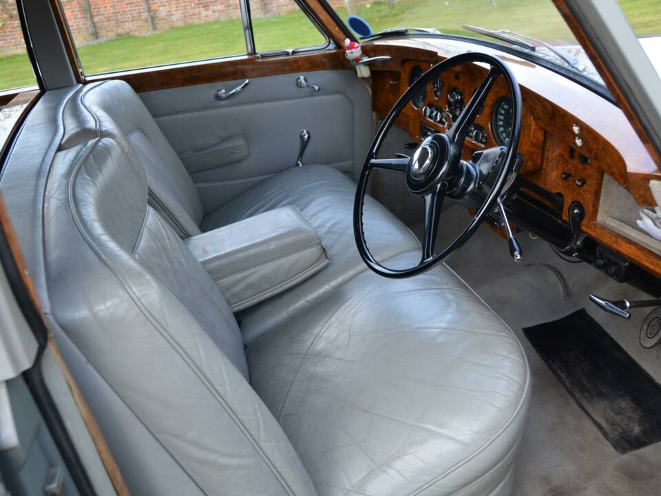 Image 30/50 of Rolls-Royce Silver Cloud II (1961)