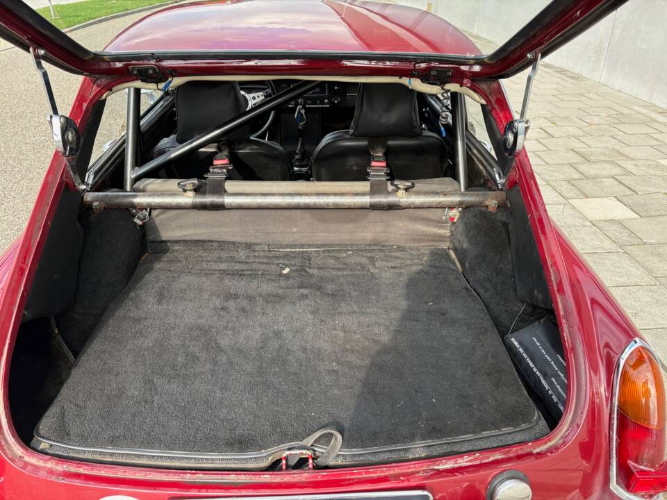Image 12/17 de MG MGB GT (1967)