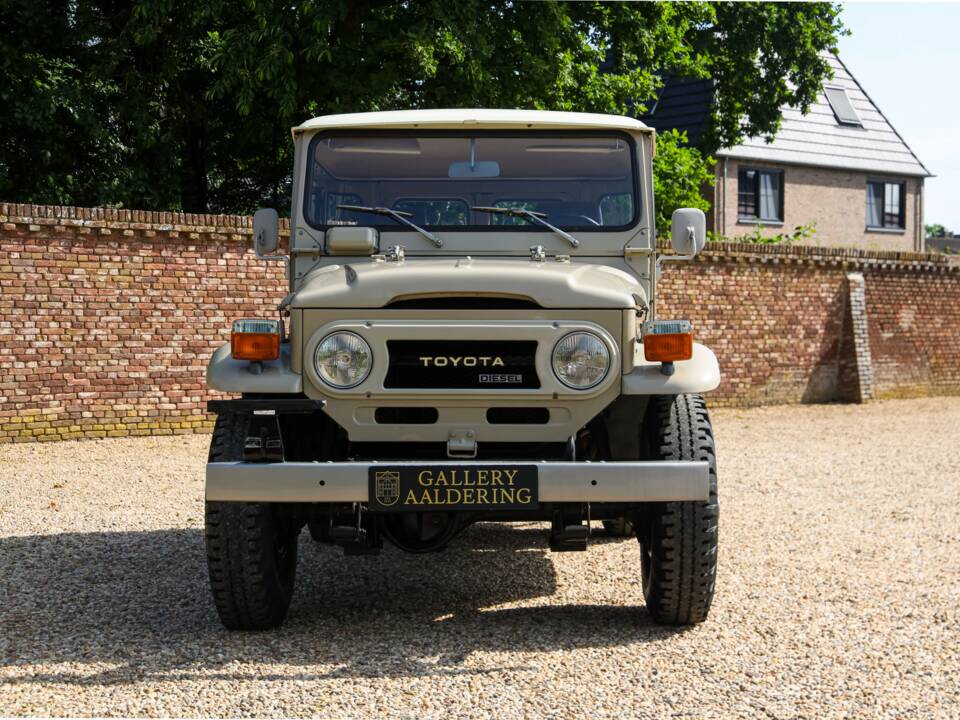 Bild 5/50 von Toyota Land Cruiser BJ 40 (1977)
