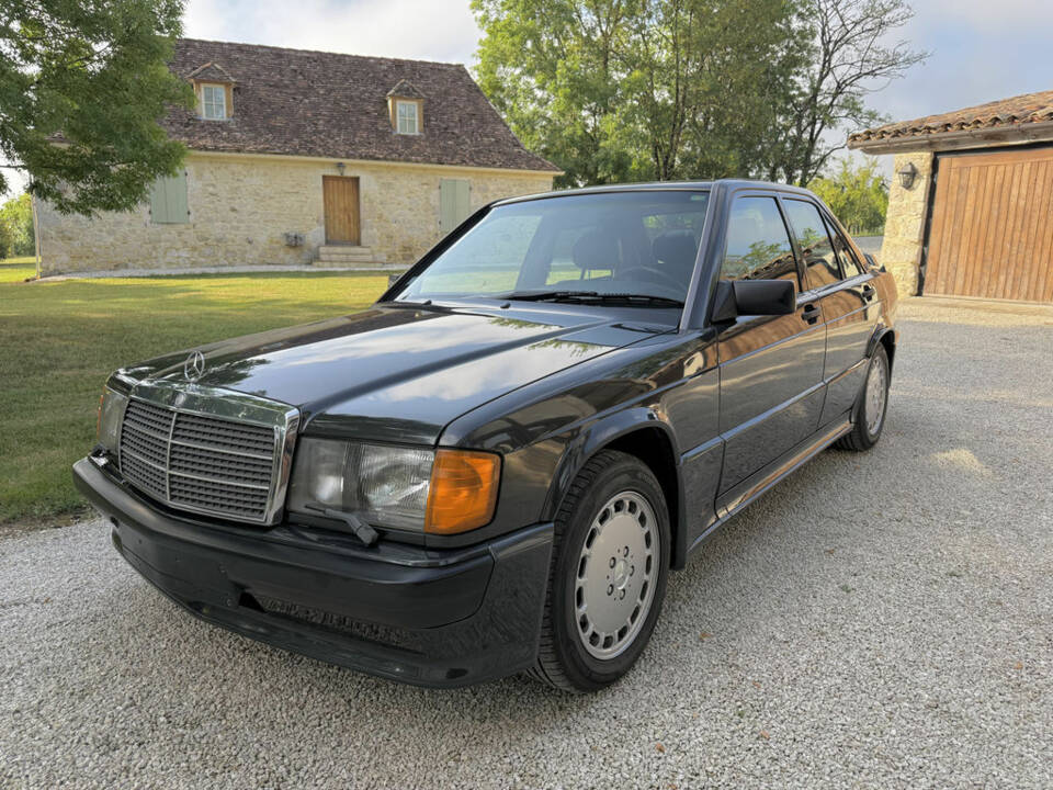 Image 4/8 of Mercedes-Benz 190 E 2.5-16 (1990)