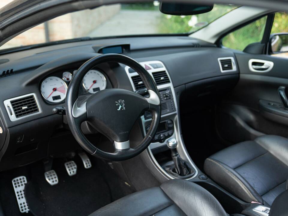 Bild 38/50 von Peugeot 307 CC 2.0i (2004)