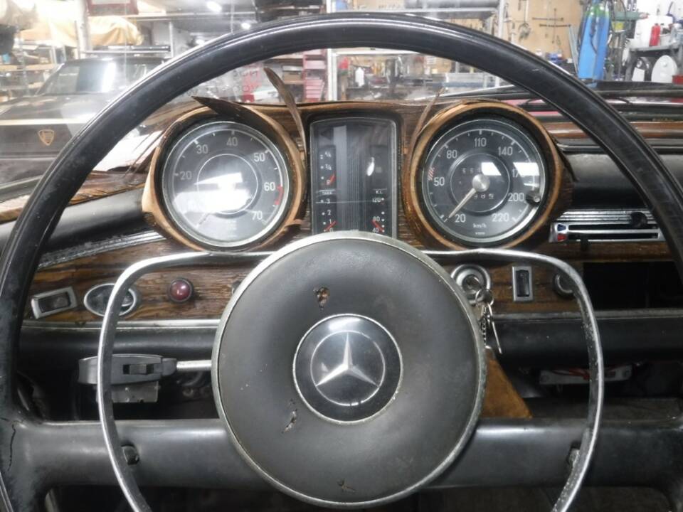 Imagen 14/50 de Mercedes-Benz 250 SE (1965)