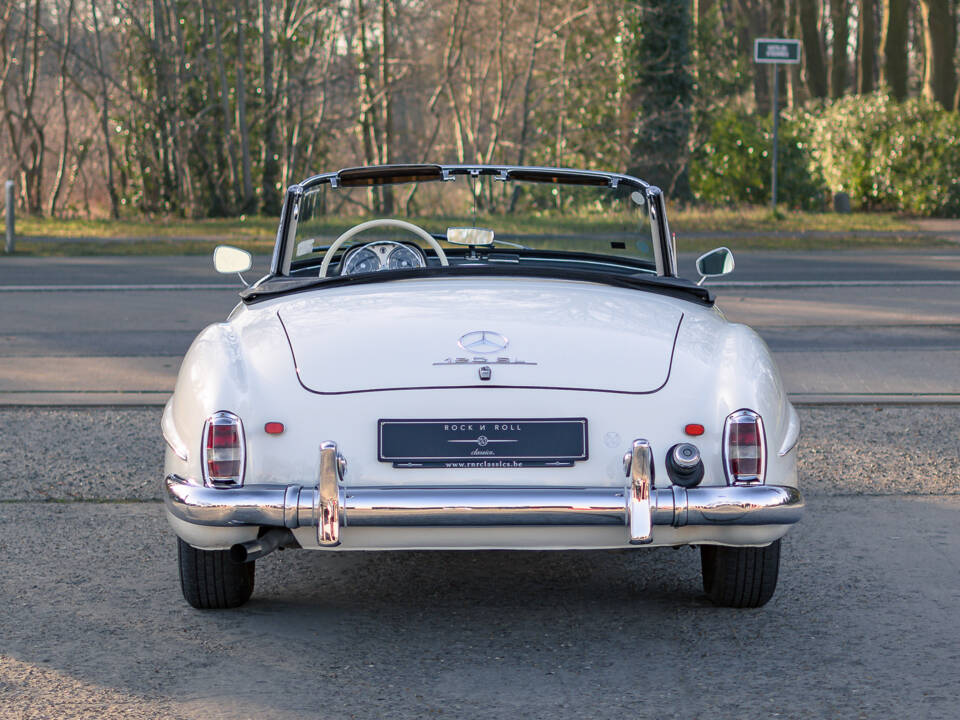 Image 10/42 de Mercedes-Benz 190 SL (1961)