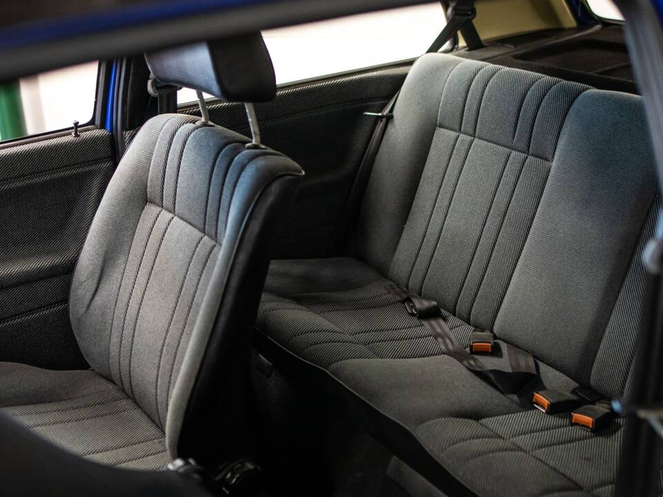 Bild 9/15 von Volkswagen Golf II 1.6 (1990)