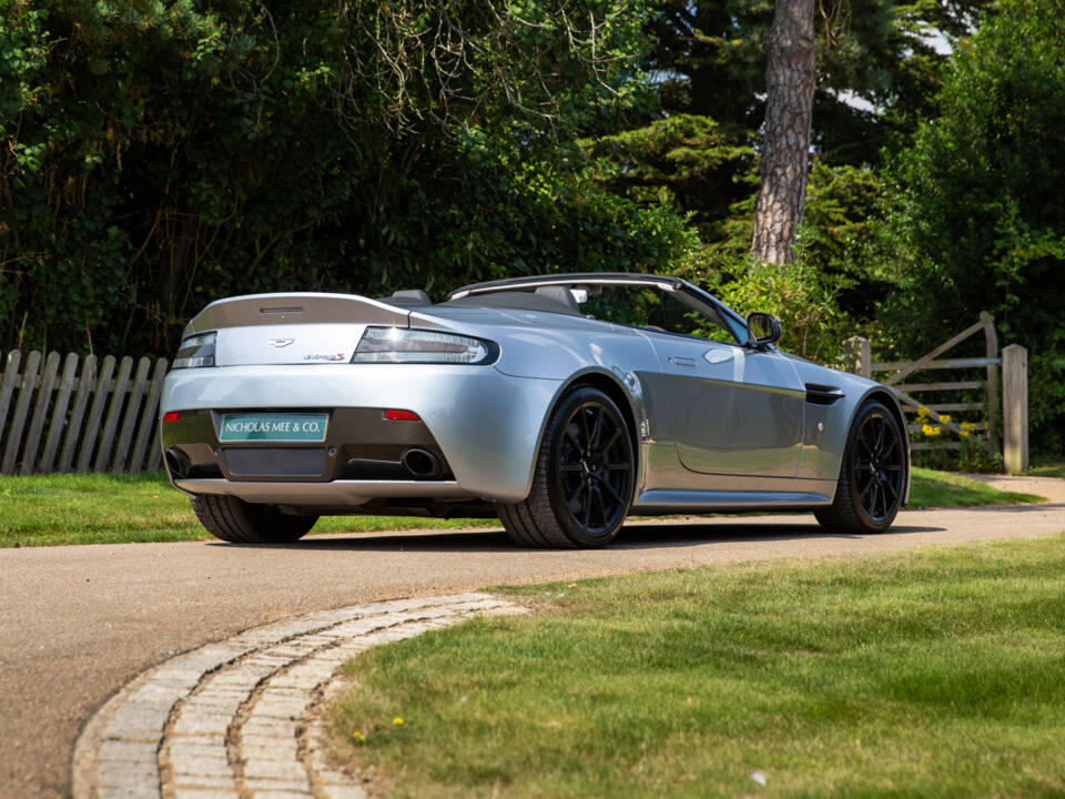 Image 48/78 of Aston Martin V12 Vantage S (2015)