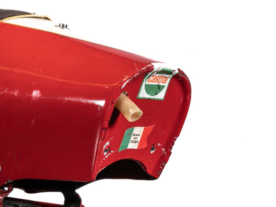 Image 9/32 of Aermacchi Harley-Davidson DUMMY (1963)