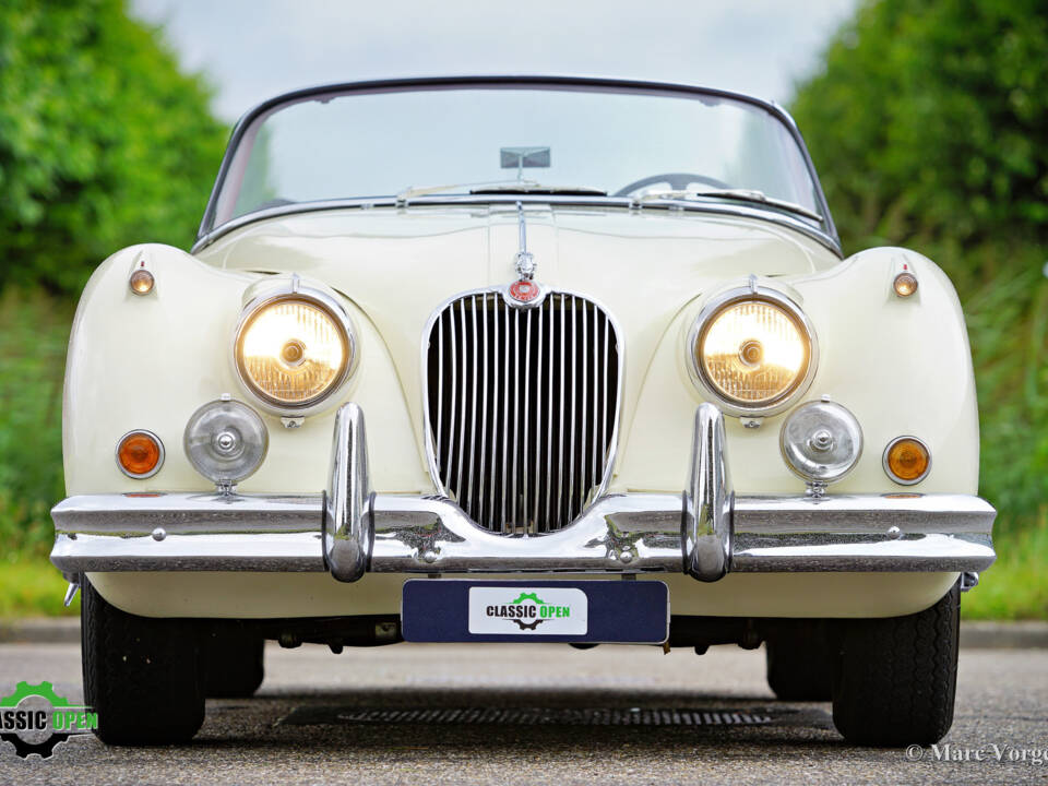 Image 2/51 de Jaguar XK 150 DHC (1959)