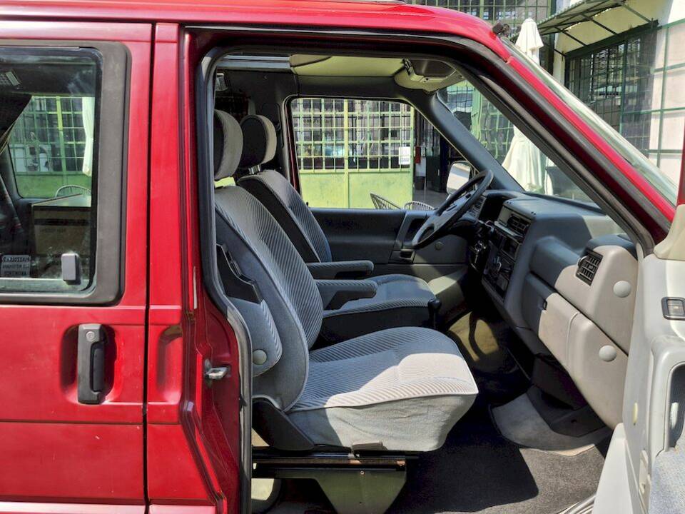Bild 31/71 von Volkswagen T4 California 2.4 D (1994)