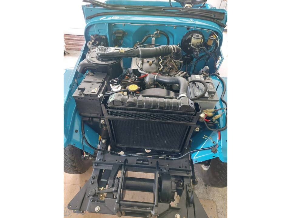 Bild 18/50 von Toyota Land Cruiser BJ 45 (1982)