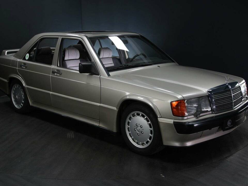 Image 7/30 of Mercedes-Benz 190 E 2.3-16 (1984)