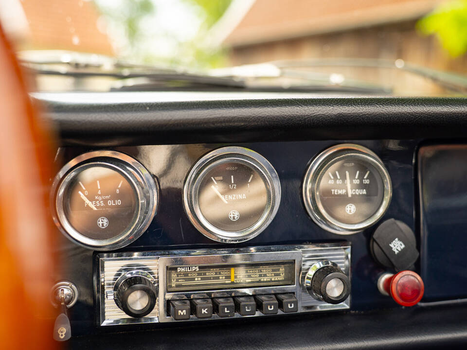 Image 60/83 de Alfa Romeo 1750 Spider Veloce (1969)