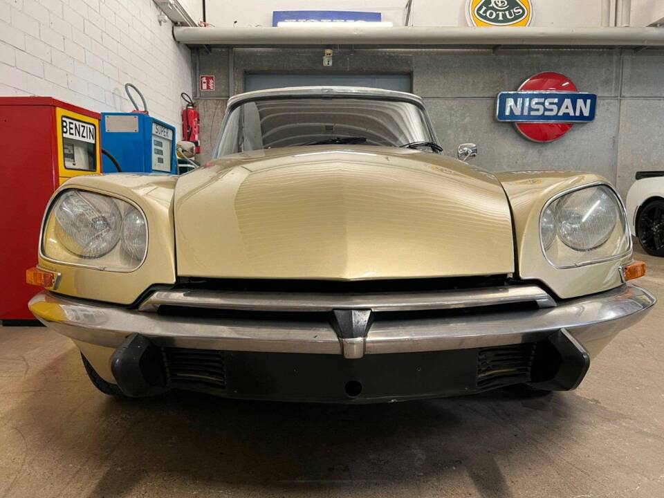 Image 3/20 de Citroën DS 20 (1973)