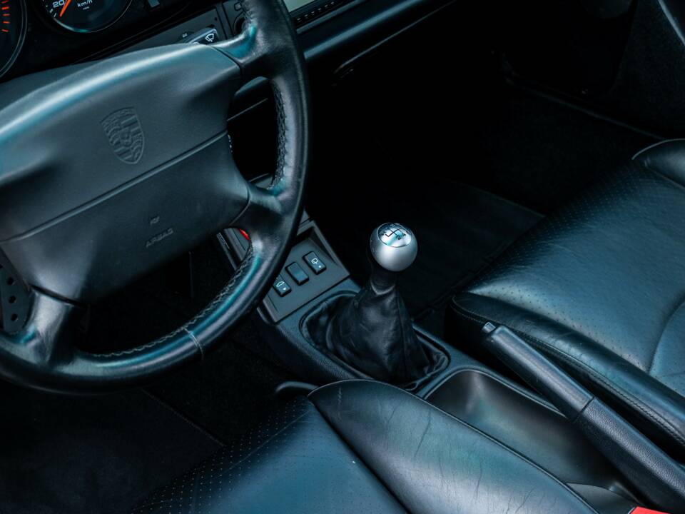 Image 23/31 of Porsche 911 Turbo (1995)