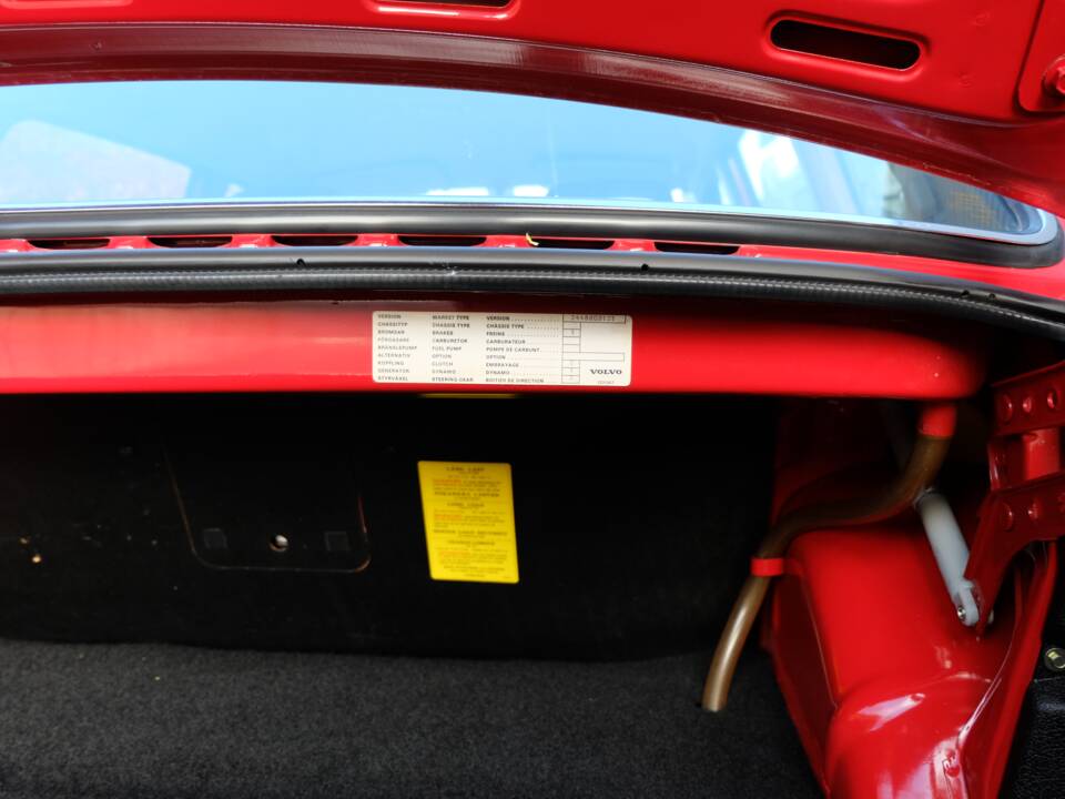 Image 68/75 de Volvo 240 (1986)