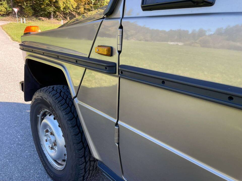 Image 19/39 of Mercedes-Benz 230 GE (SWB) (1986)