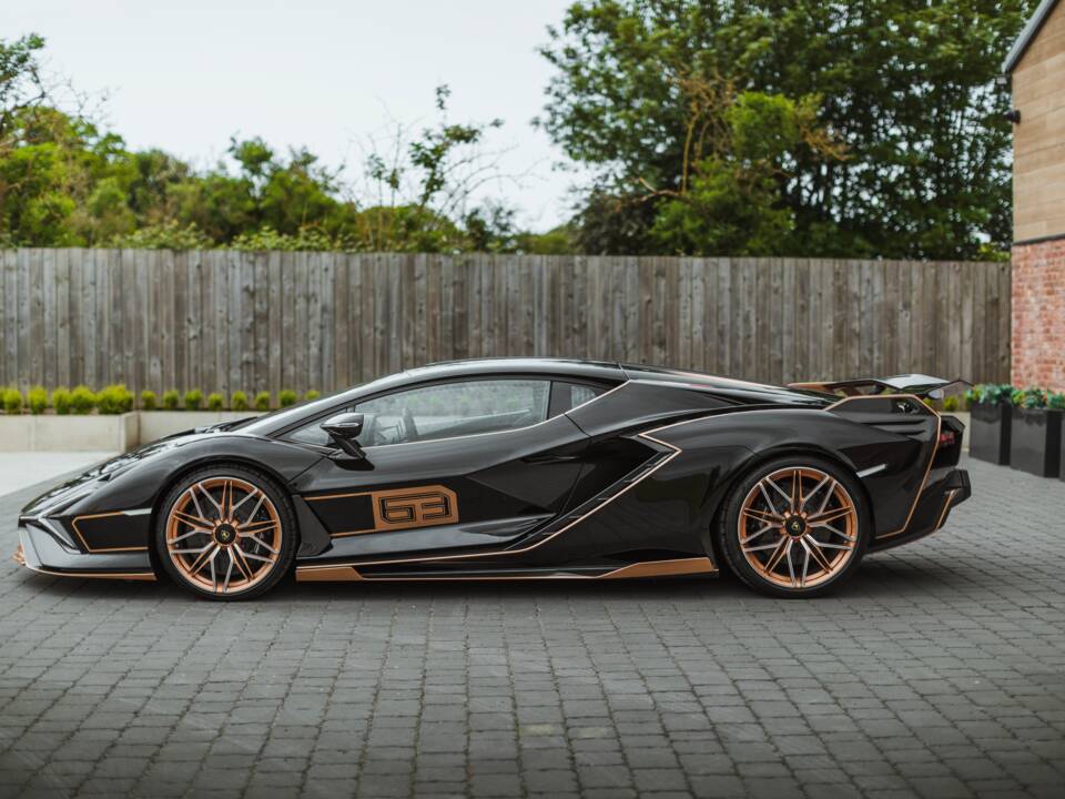 Image 44/68 of Lamborghini Sián FKP 37 (2021)