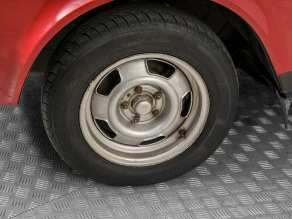 Image 23/50 of Volvo 240 (1987)