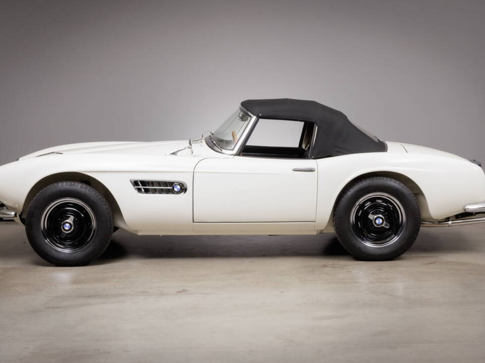 Image 12/45 of BMW 507 (1959)