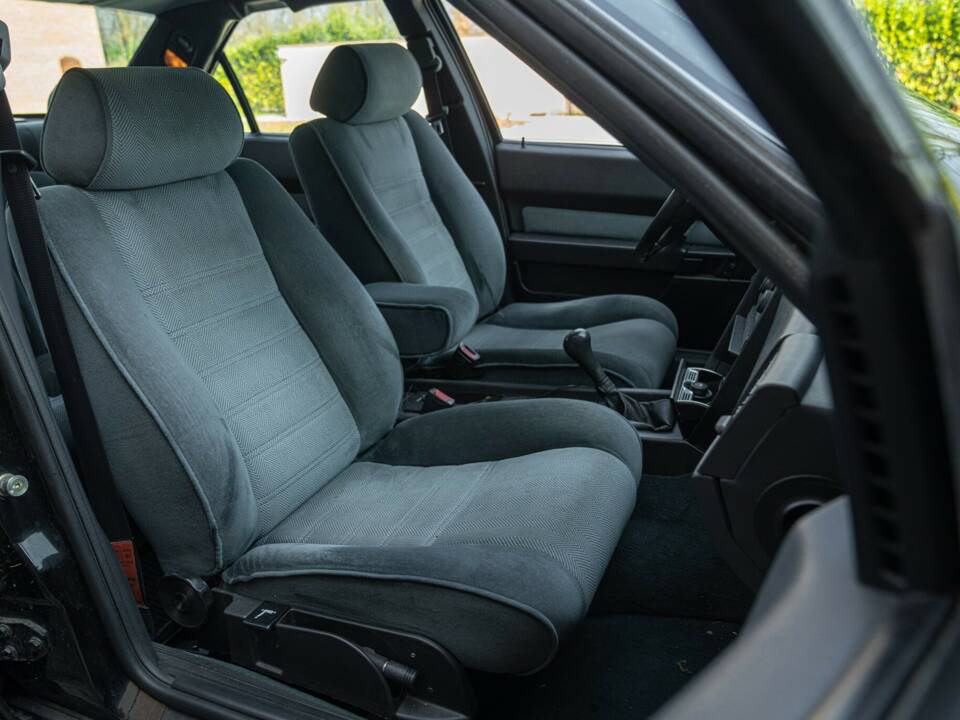 Image 26/50 of Alfa Romeo 164 2.0 (1990)