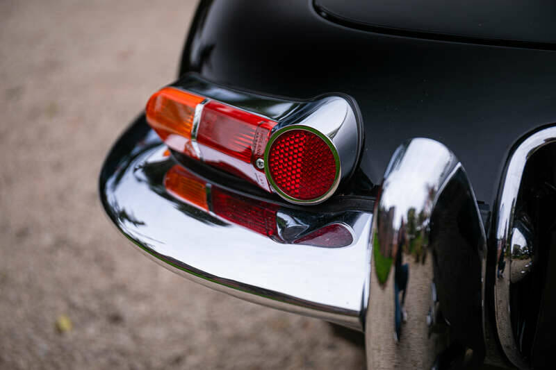 Image 48/50 de Jaguar E-Type (1967)