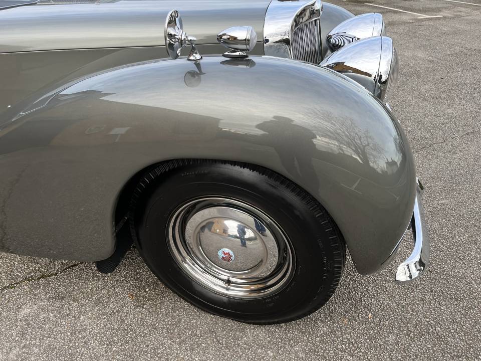 Image 16/16 of Triumph 2000 Roadster (1949)
