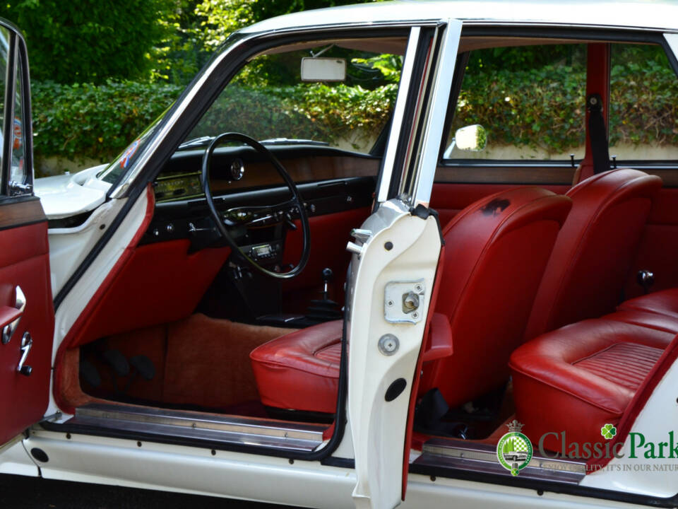 Image 18/50 of Rover 2000 SC (1970)