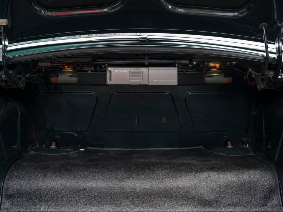 Image 31/31 of Jaguar 340 (1968)