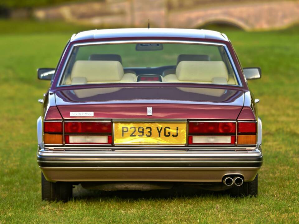 Image 11/50 of Rolls-Royce New Silver Dawn (1997)