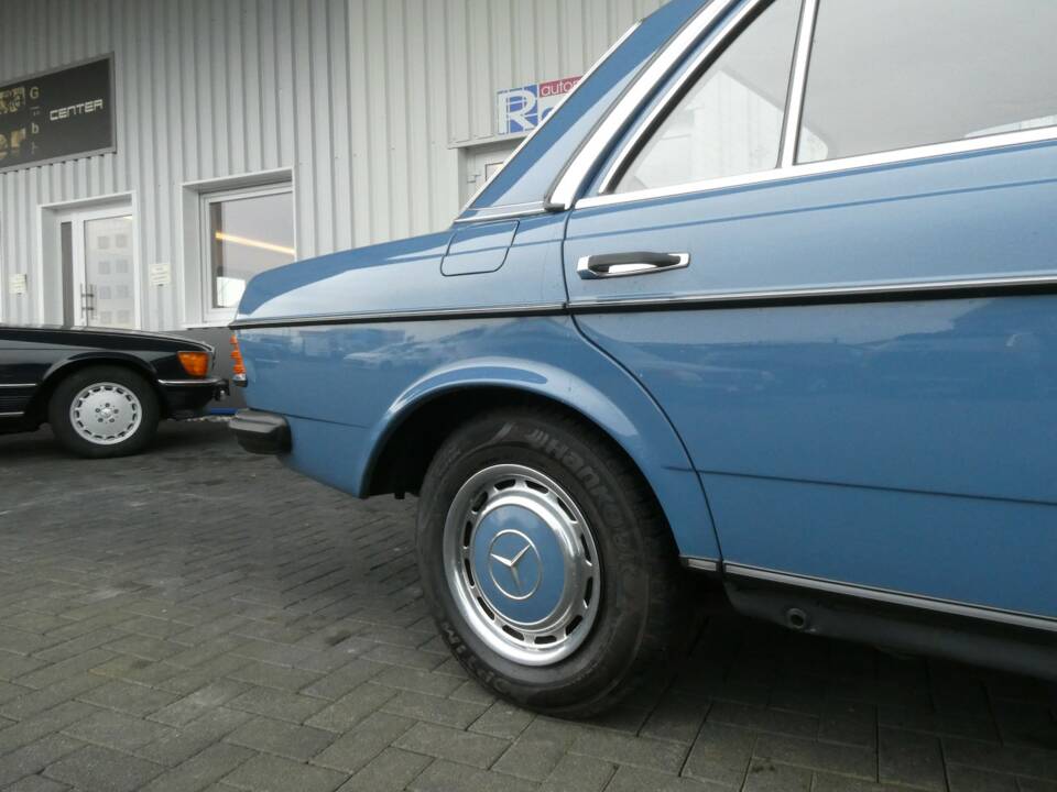 Bild 21/21 von Mercedes-Benz 200 D (1983)