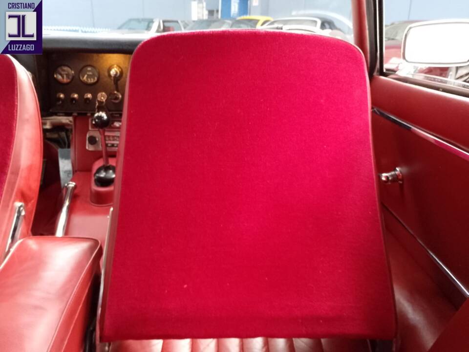 Bild 32/54 von Jaguar E-Type 4.2 (1967)