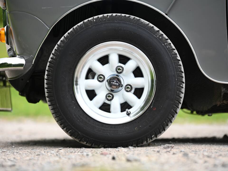 Image 12/24 of Austin Mini 1000 (1970)