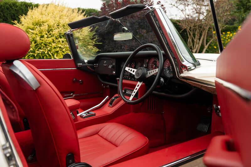 Immagine 22/49 di Jaguar E-Type V12 (1973)