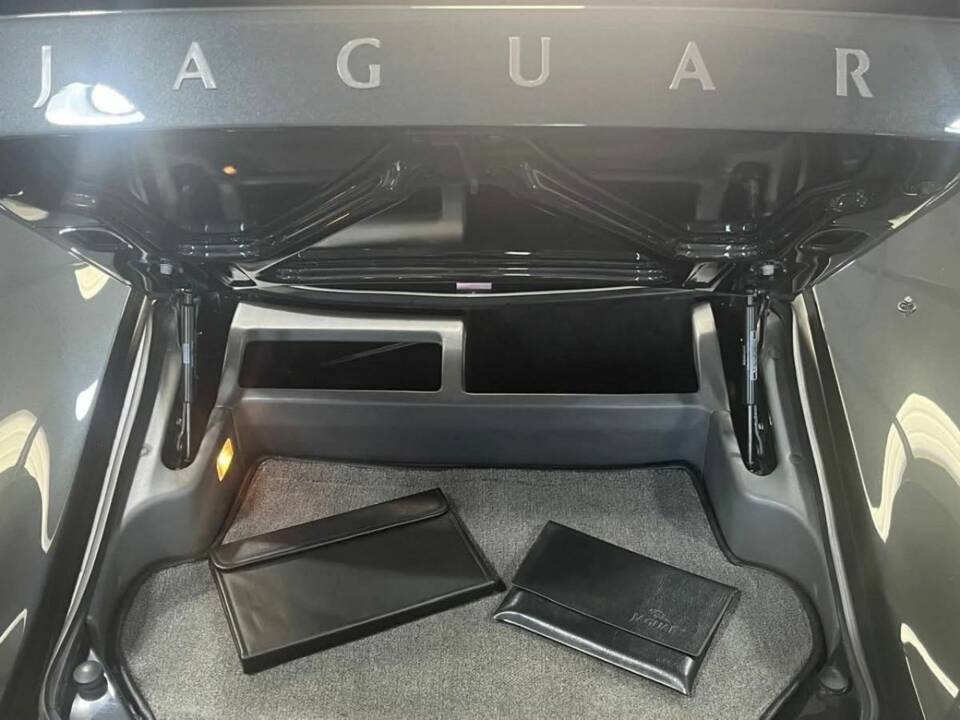 Image 56/60 of Jaguar XJ 220 (1992)