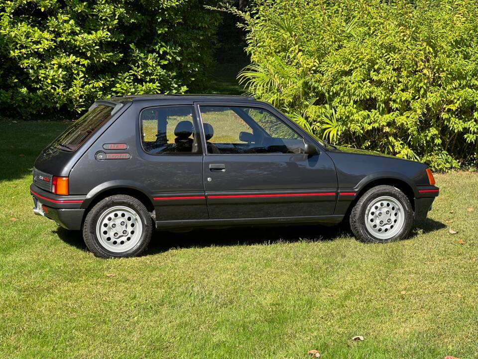 Bild 13/39 von Peugeot 205 GTi 1.6 (1986)