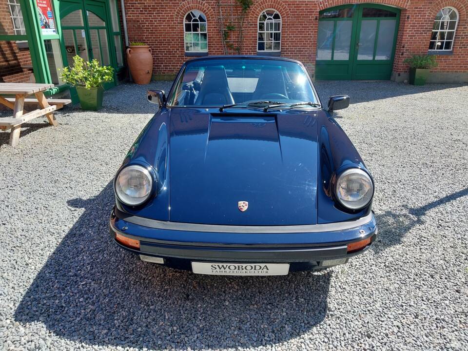Bild 6/15 von Porsche 911 Carrera 3.2 (1987)