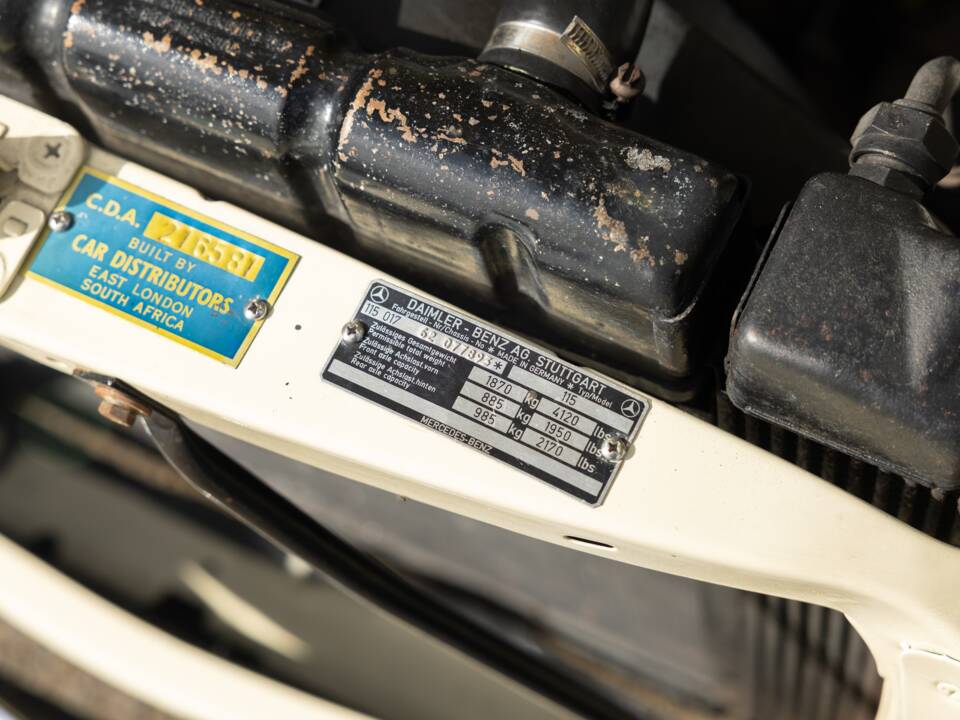 Afbeelding 26/40 van Mercedes-Benz 230 (1976)