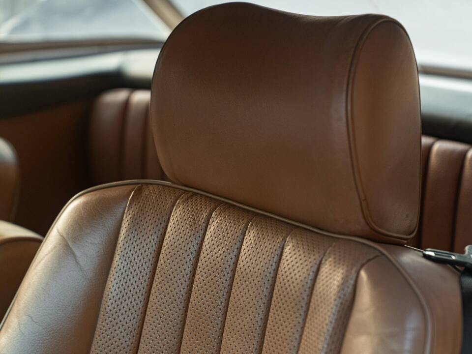 Image 31/50 de Mercedes-Benz 300 SL (1986)