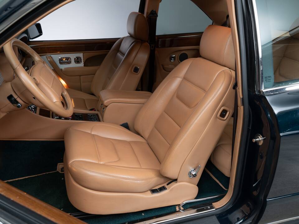 Image 23/43 of Bentley Continental T (1997)