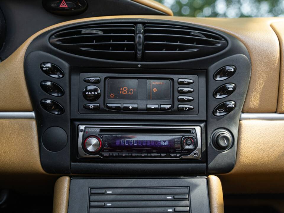 Image 41/50 de Porsche Boxster (2000)