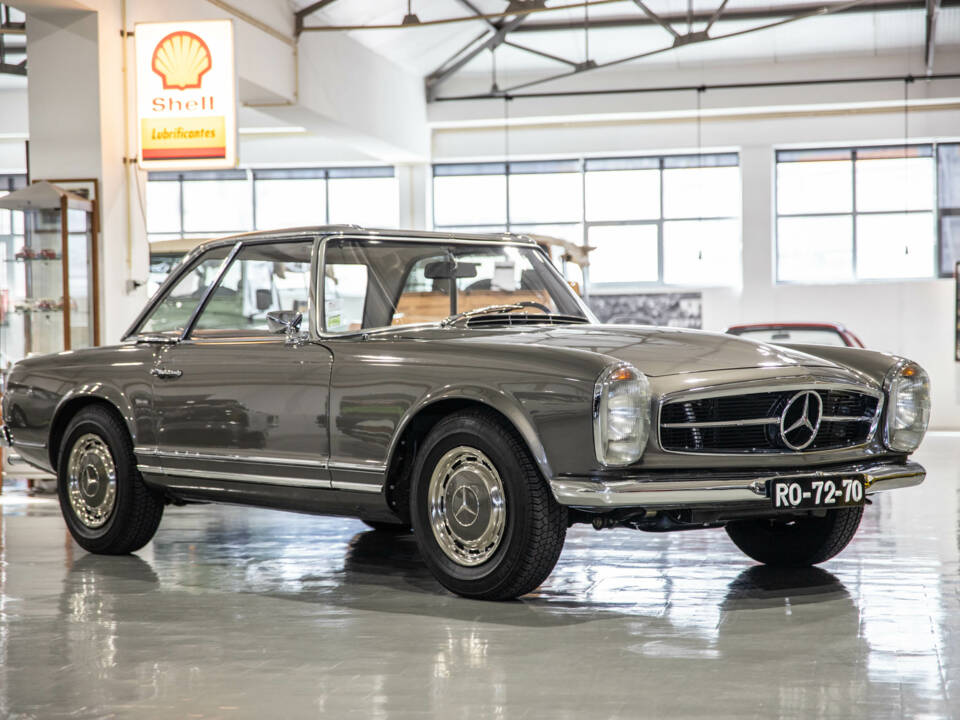 Image 2/35 of Mercedes-Benz 280 SL (1969)