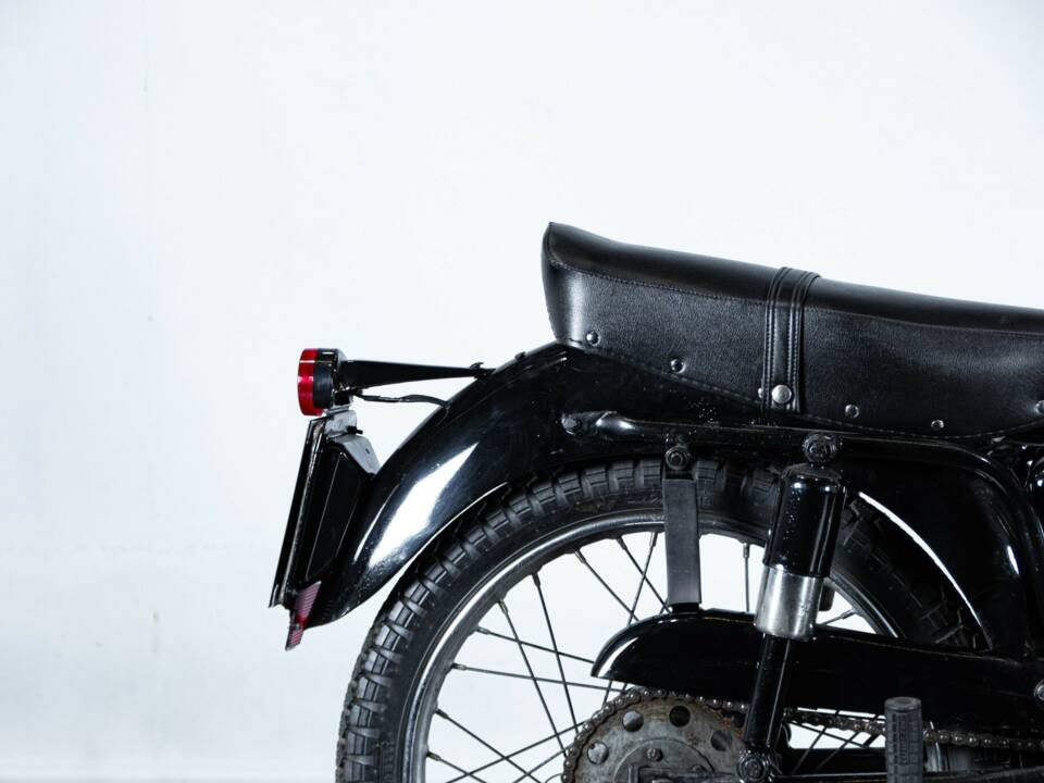 Image 44/50 of Mondial 125 (1961)