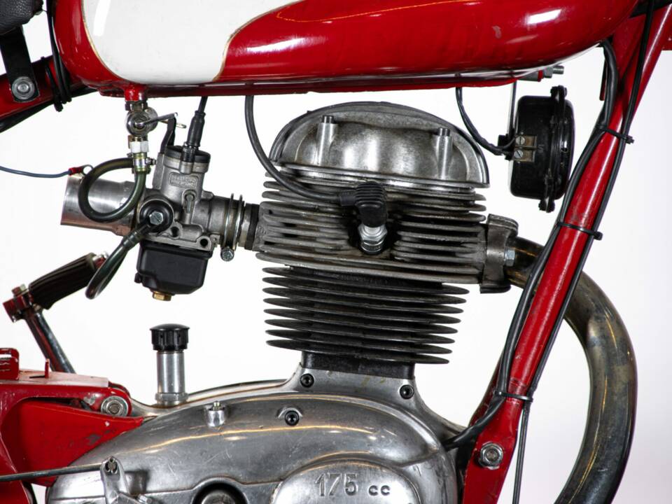 Bild 32/50 von Mondial 175 Turismo Veloce (1956)
