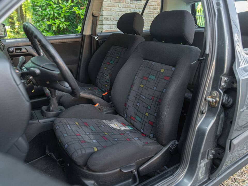 Image 16/37 of Volkswagen Golf III 1.6 (1997)