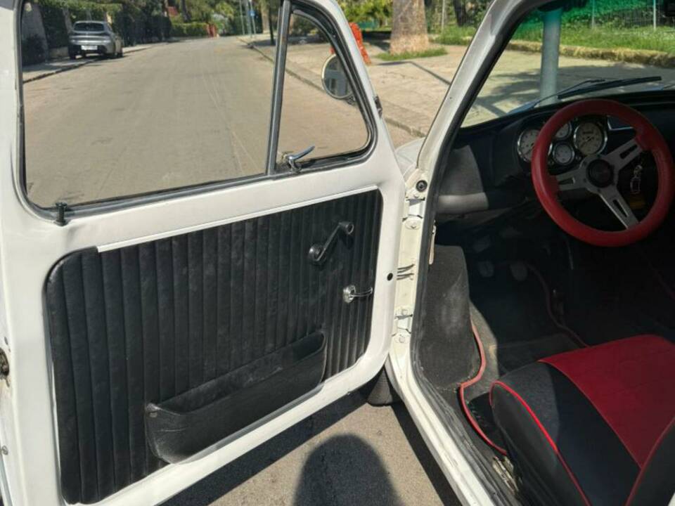 Image 13/21 of FIAT 500 L (1969)