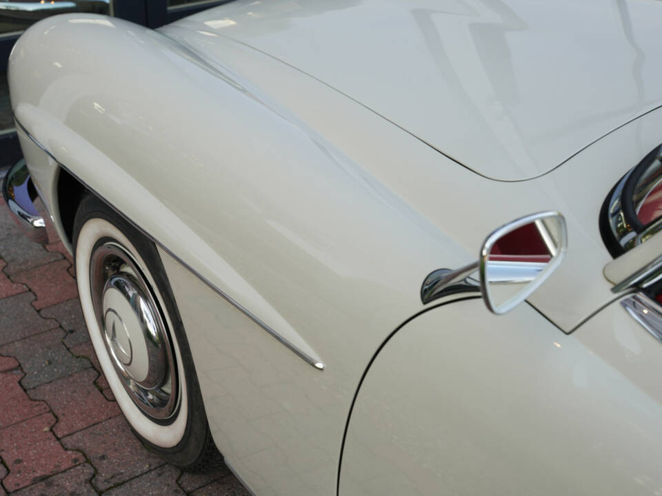 Image 10/50 of Mercedes-Benz 190 SL (1962)