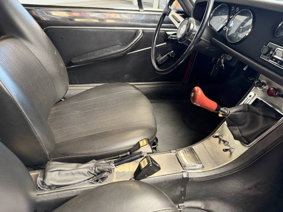 Immagine 19/50 di Alfa Romeo Junior Zagato GT 1300 (1972)