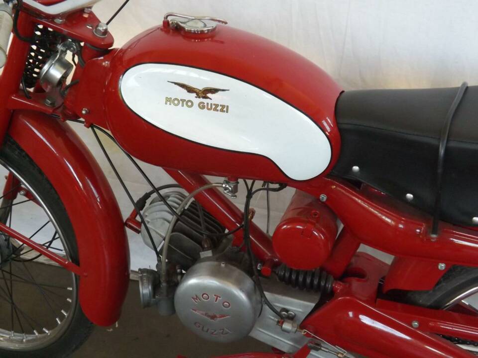 Image 30/44 of Moto Guzzi Cardellino 75 (1957)