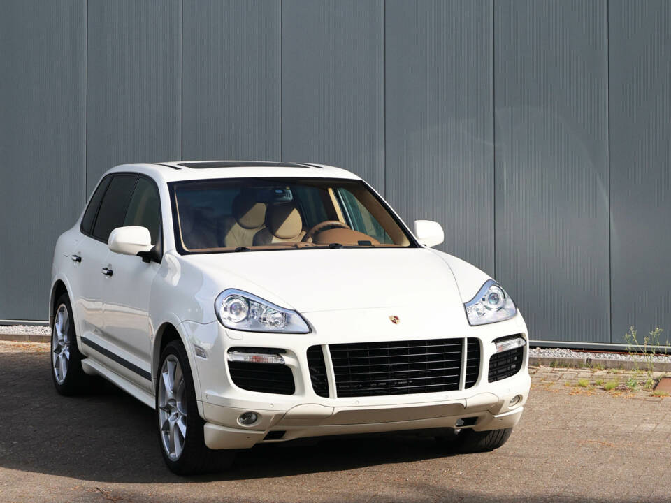 Bild 14/49 von Porsche Cayenne GTS (2009)