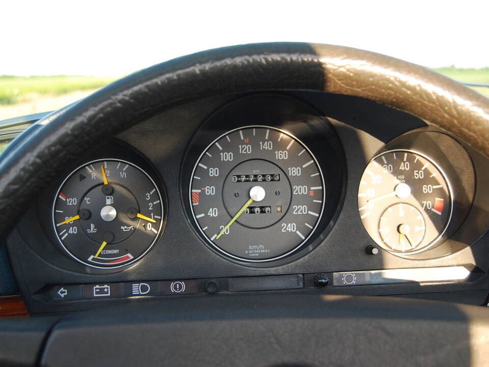 Image 76/87 of Mercedes-Benz 280 SL (1982)