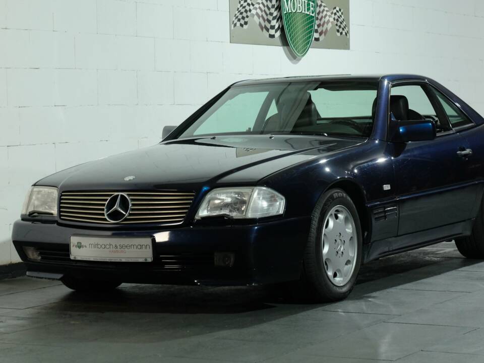 Image 14/33 de Mercedes-Benz 500 SL (1990)